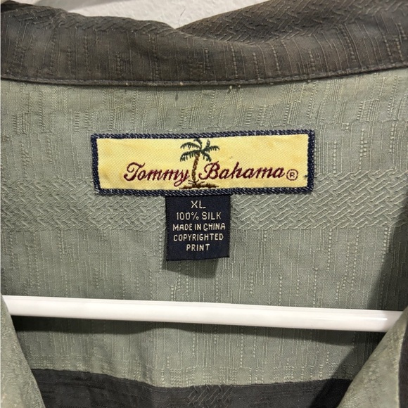 Tommy Bahama 100% Silk Gambling Print Camp Shirt Cruise‎ Vacation Resortwear XL - Picture 7 of 9